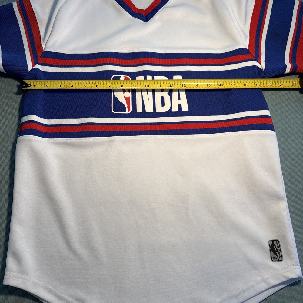 NBA Basketball Jersey Shirt Mens Medium White Blue Red Colorblock Logo V-Neck - Picture 8 of 10